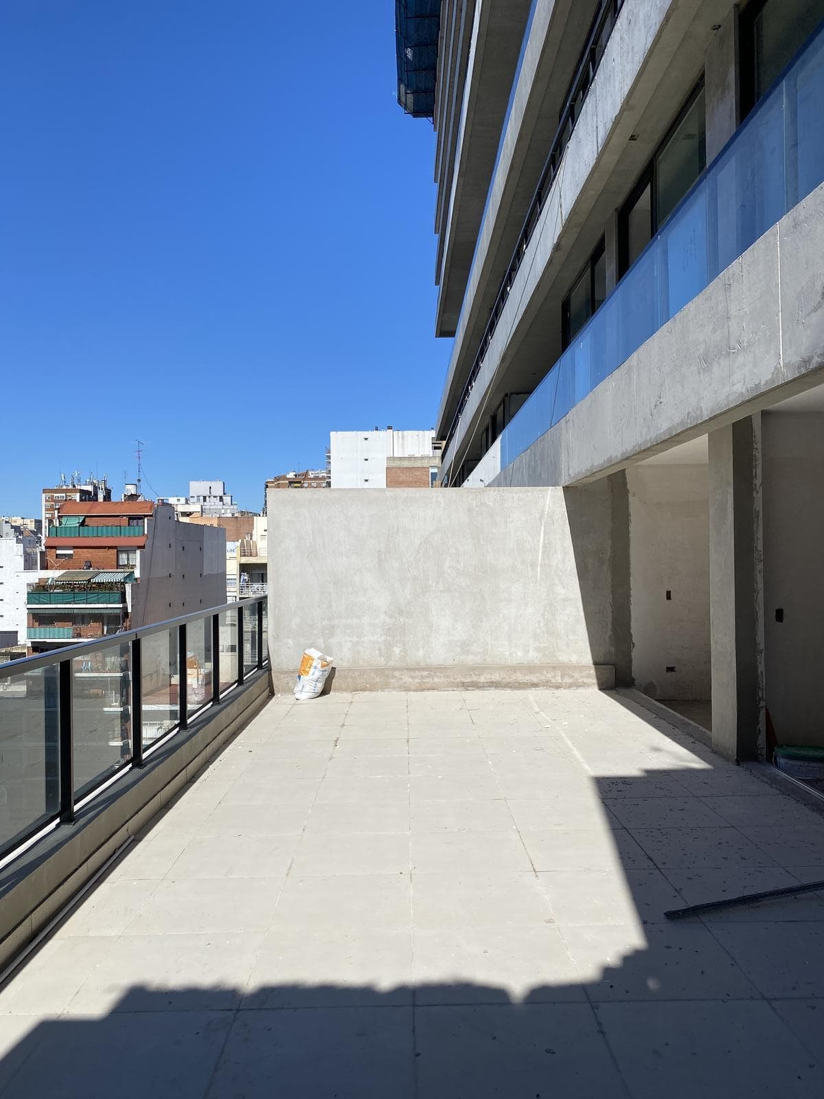 Franklin Roosevelt al 3100, entre Av. Dr. R. Balbín y Zapiola