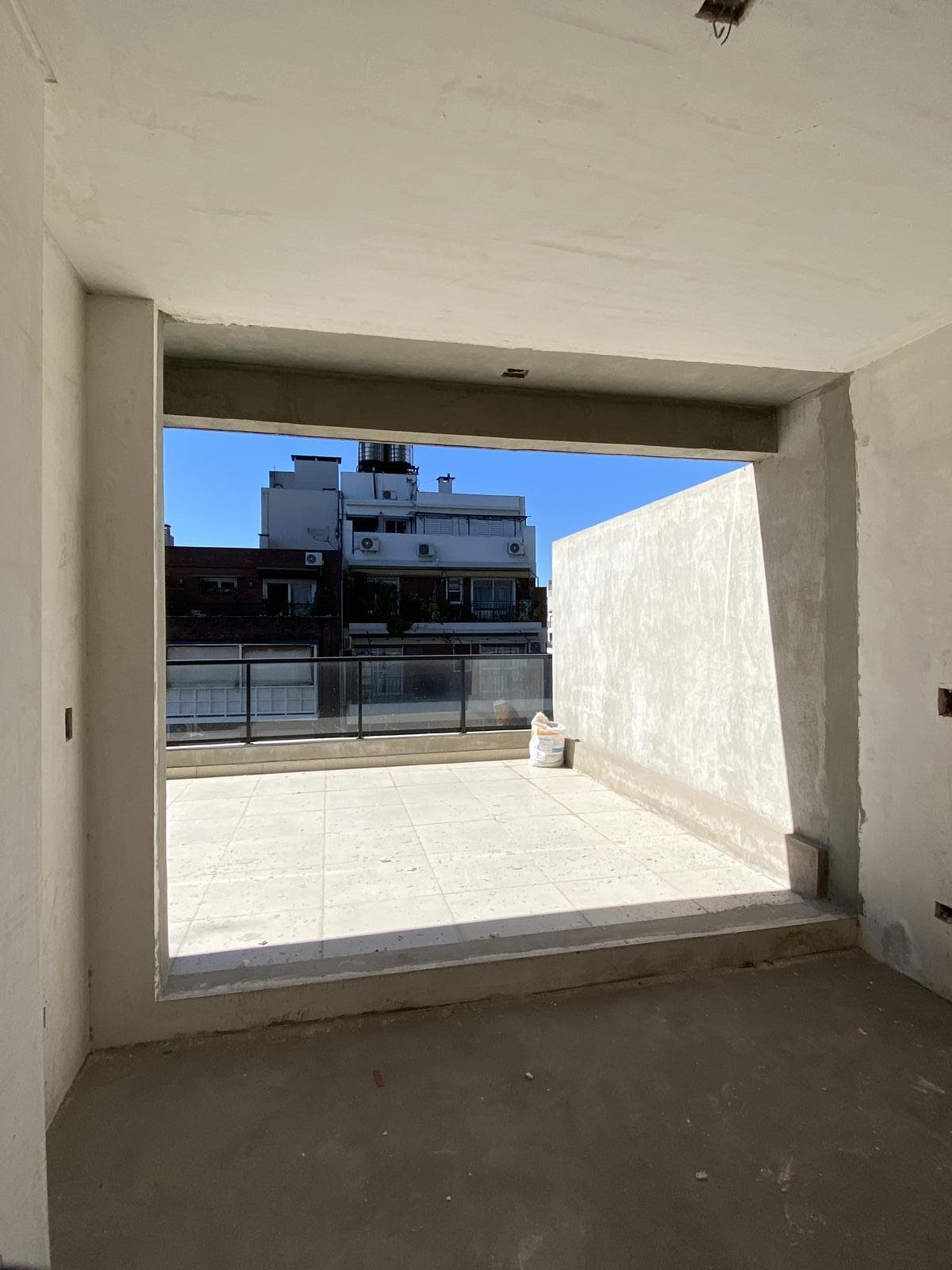 Franklin Roosevelt al 3100, entre Av. Dr. R. Balbín y Zapiola