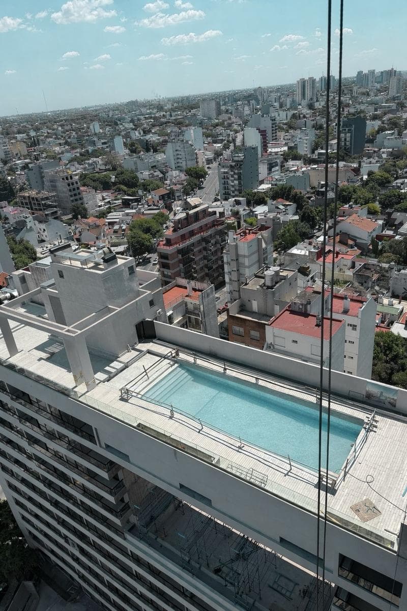 Franklin Roosevelt al 3100, entre Av. Dr. R. Balbín y Zapiola