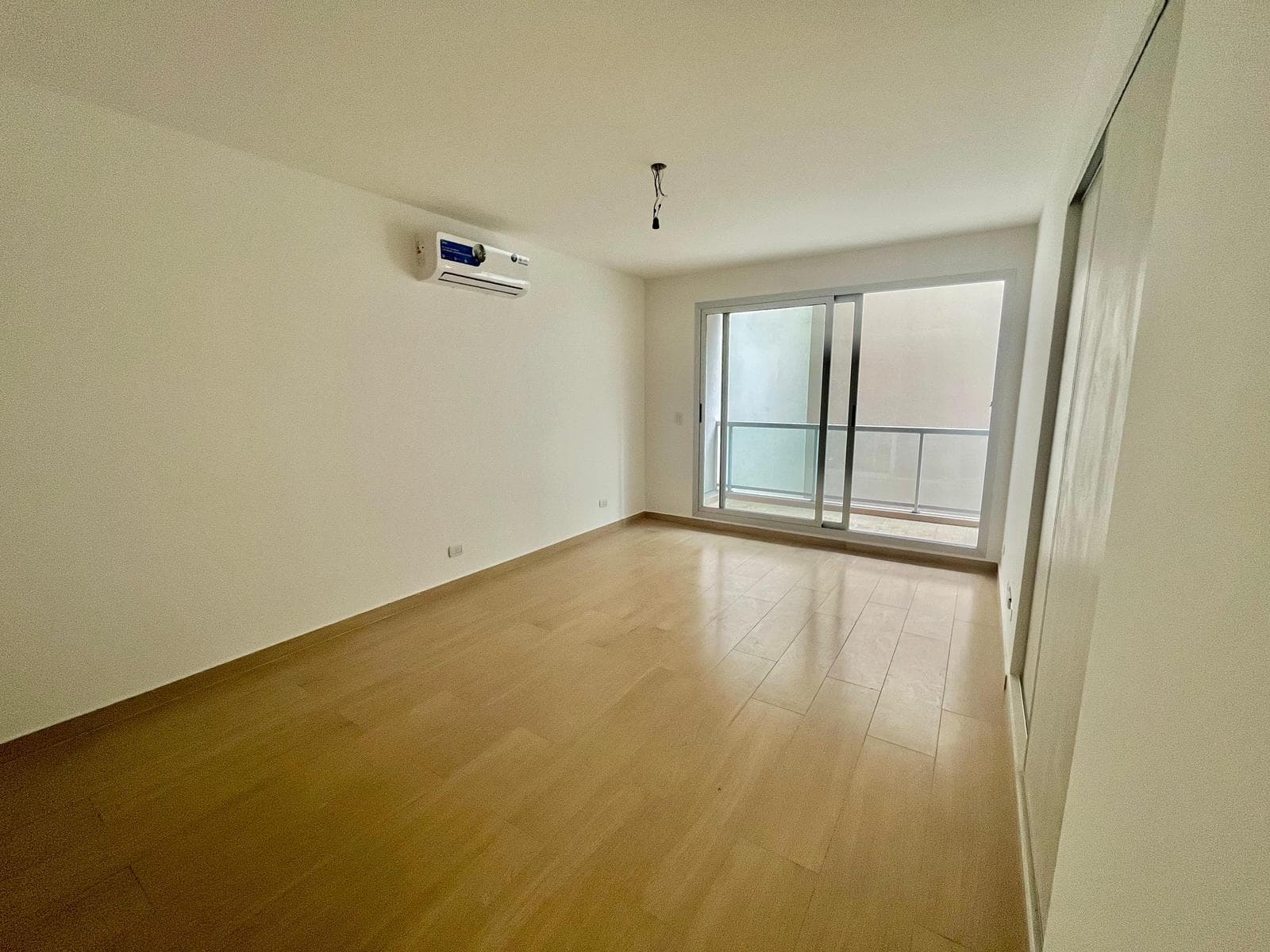 Montañeses 2237 1º 04