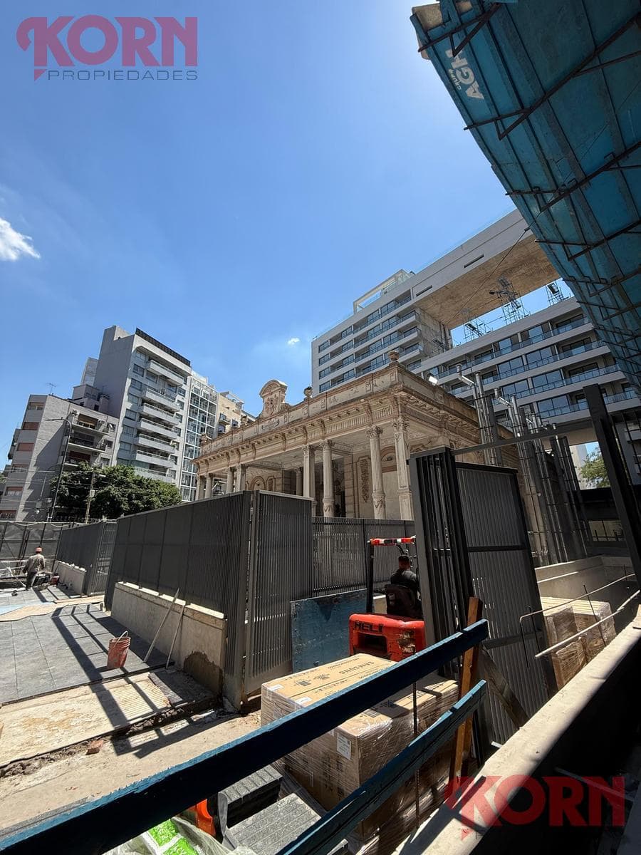 Franklin Roosevelt al 3100, entre Av. Dr. R. Balbín y Zapiola
