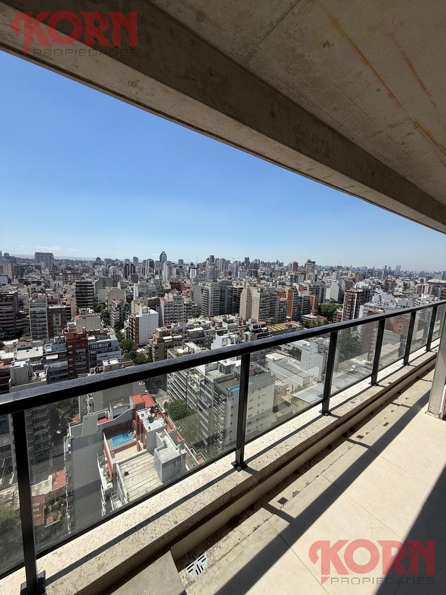 Franklin Roosevelt al 3100, entre Av. Dr. R. Balbín y Zapiola