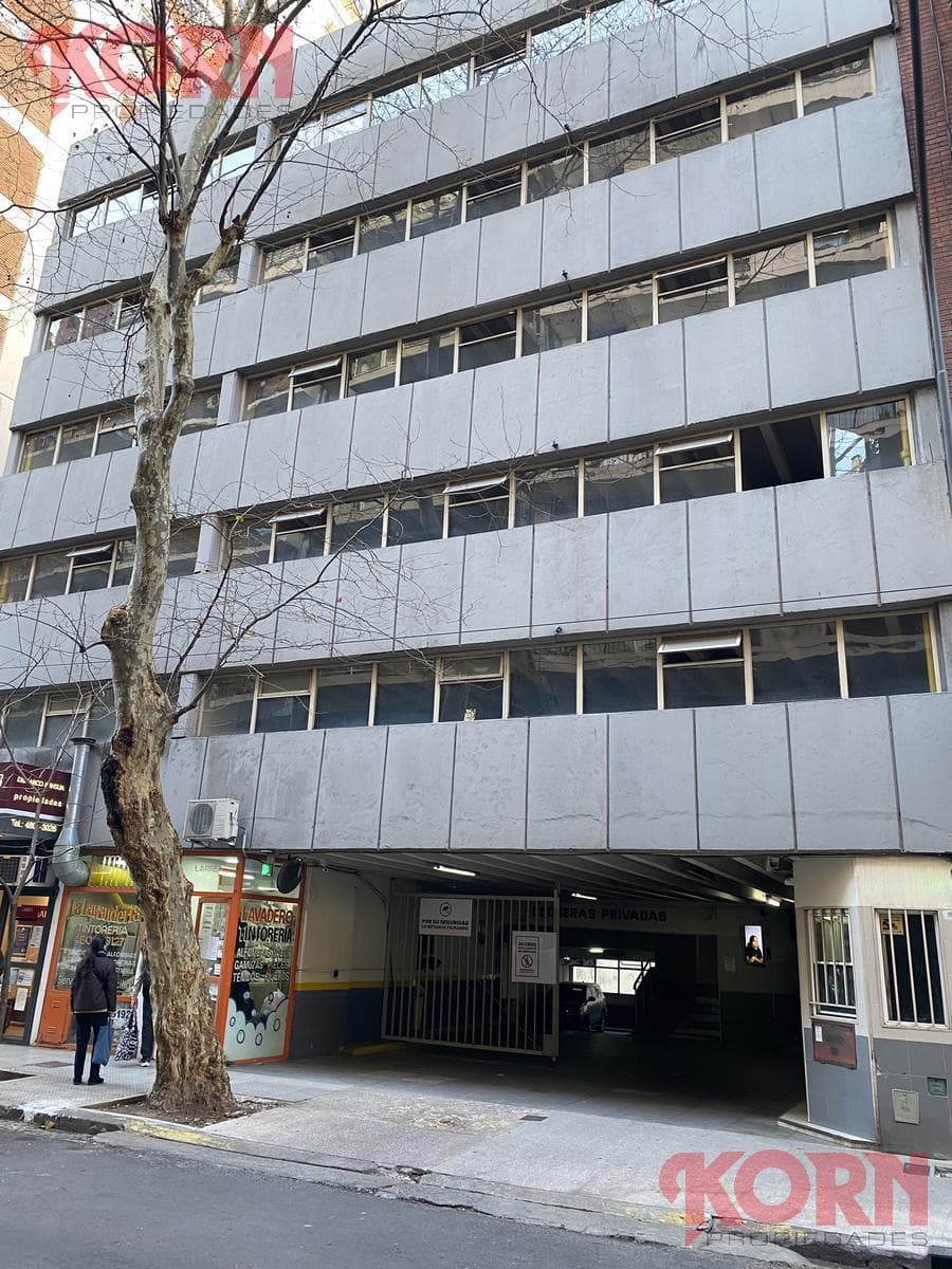 Larrea al 1400, entre Peña y French