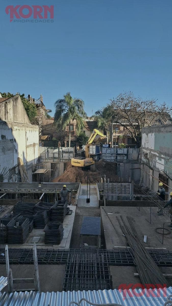 Céspedes 3300, entre Gral. Enrique Martínez y Delgado