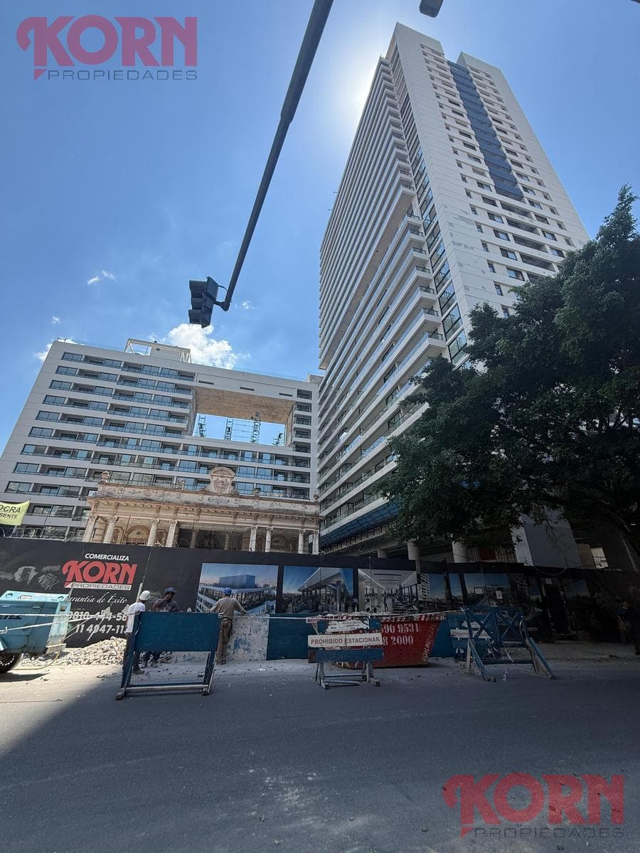 Franklin Roosevelt al 3100, entre Av. Dr. R. Balbín y Zapiola