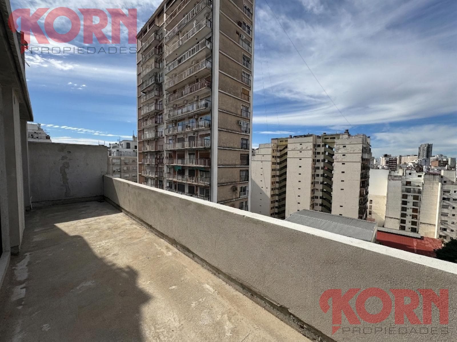 laprida al 1300, entre Santa Fe y Charcas