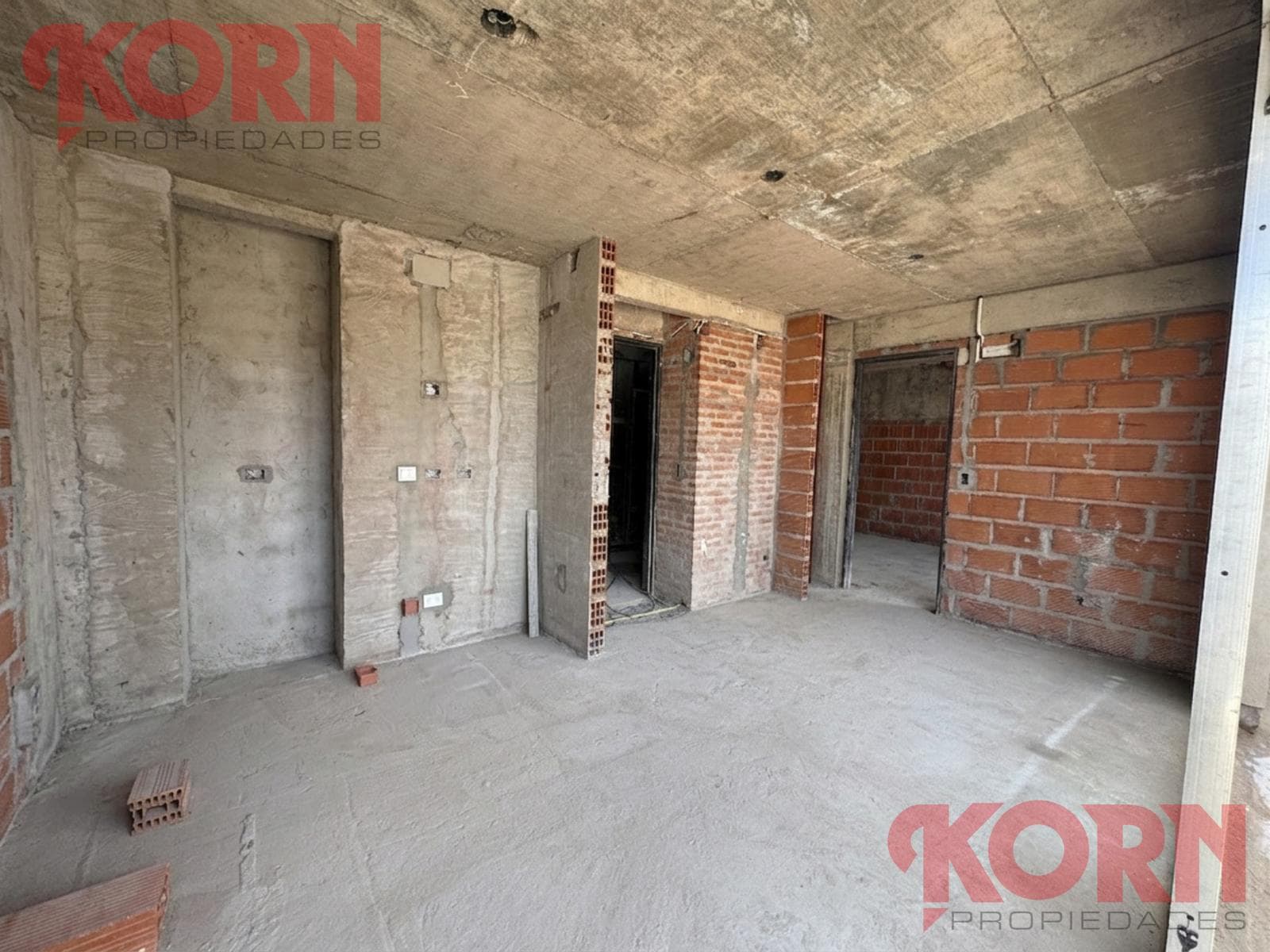 laprida al 1300, entre Santa Fe y Charcas