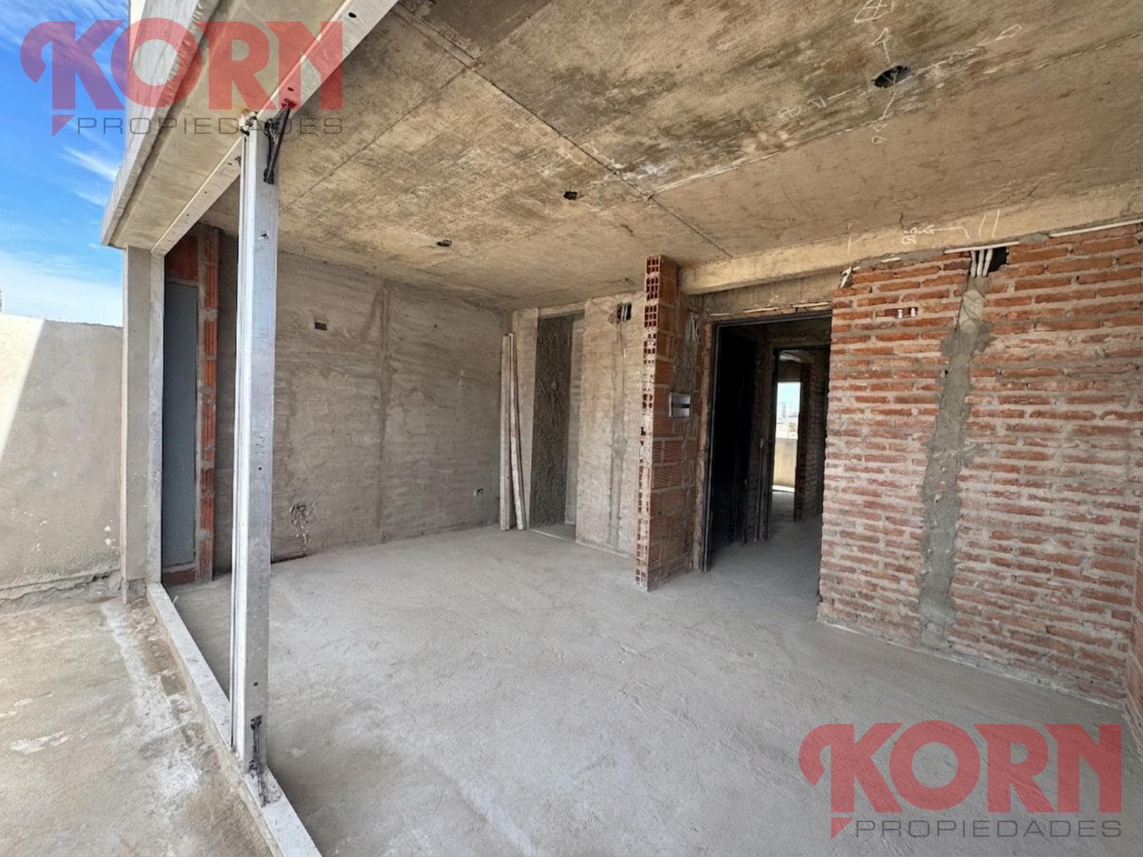 laprida al 1300, entre Santa Fe y Charcas